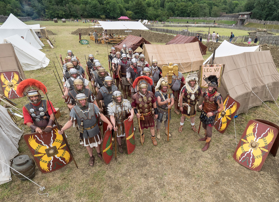 Les Romains attaquent le Village Gaulois